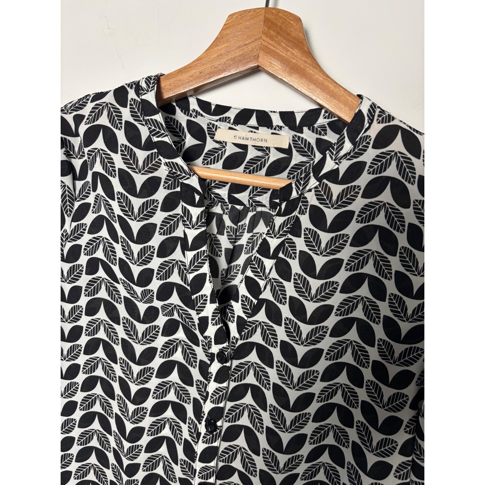 41 Hawthorn Womens Black White Leaf Print Roll Tab Sleeve Blouse Small - Picture 4 of 7